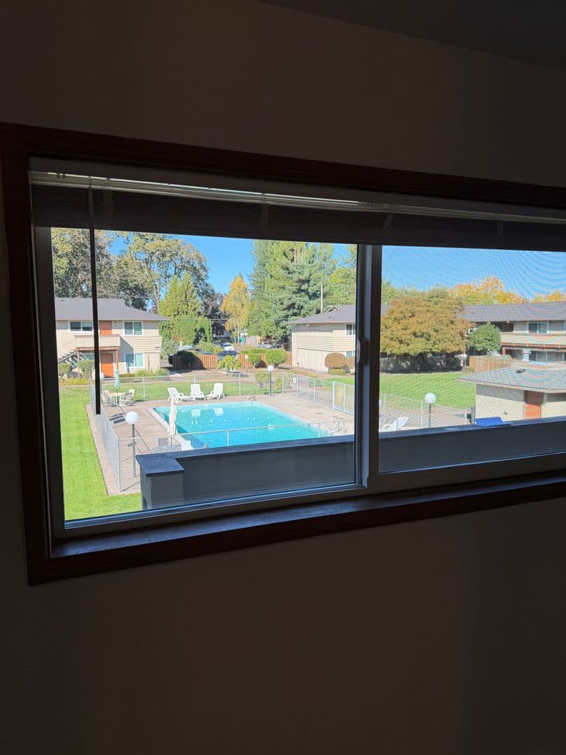 McMinnville Apartment: 700 NW 12th St