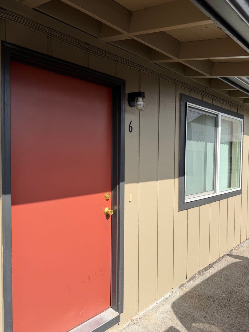 McMinnville Apartment: 1795 NW 2nd St