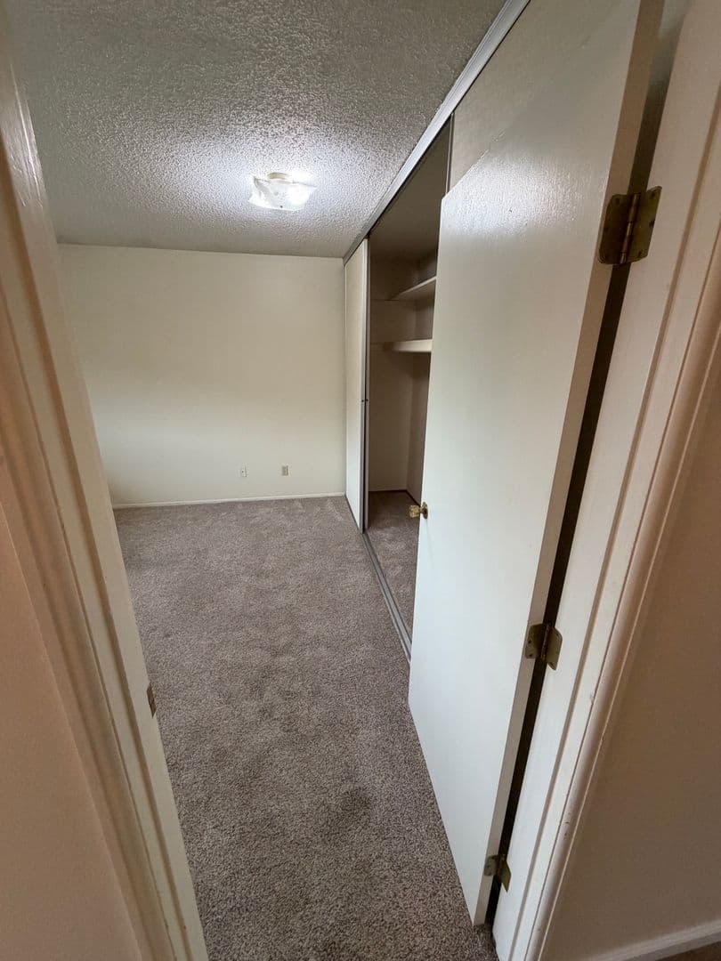 McMinnville Apartment: 700 NW 12th St