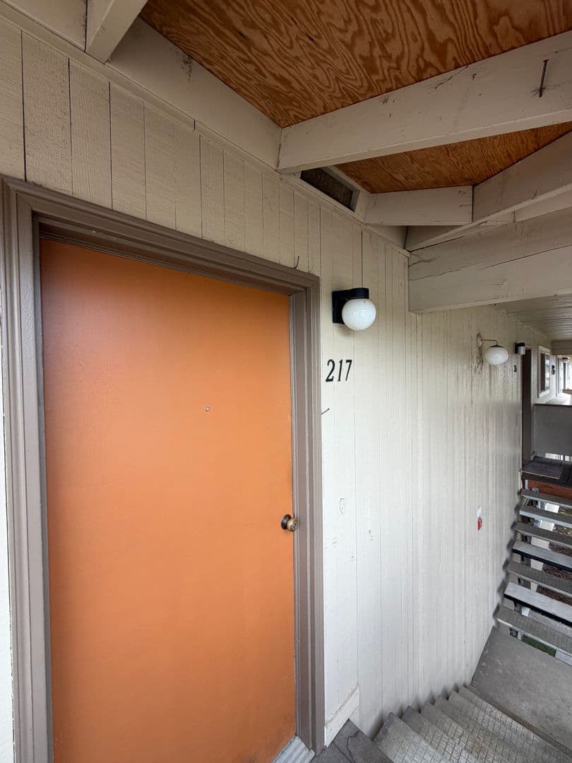 McMinnville Apartment: 700 NW 12th St