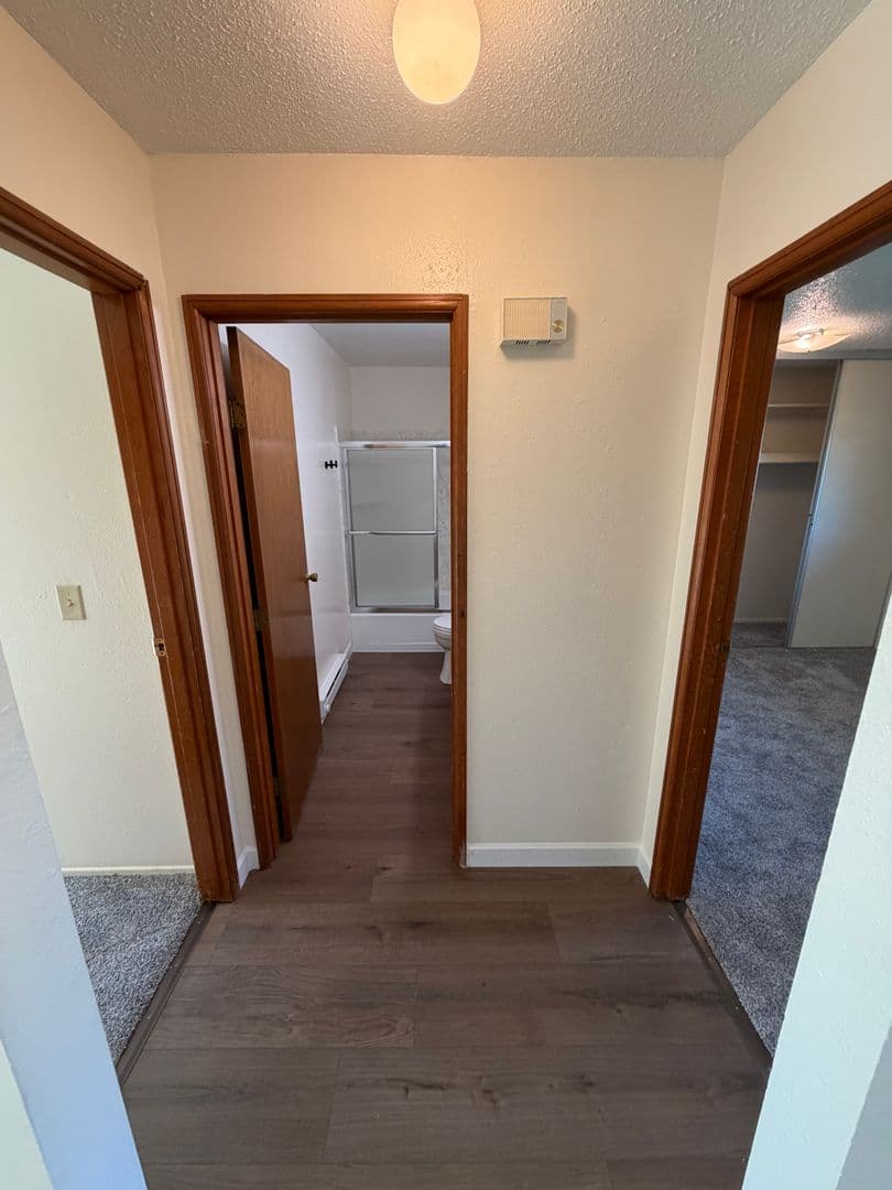 McMinnville Apartment: 700 NW 12th St