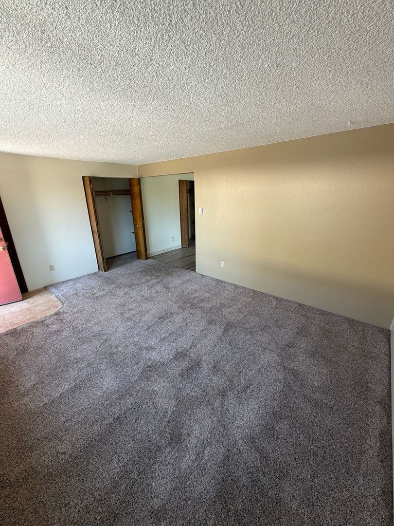 McMinnville Apartment: 1795 NW 2nd St