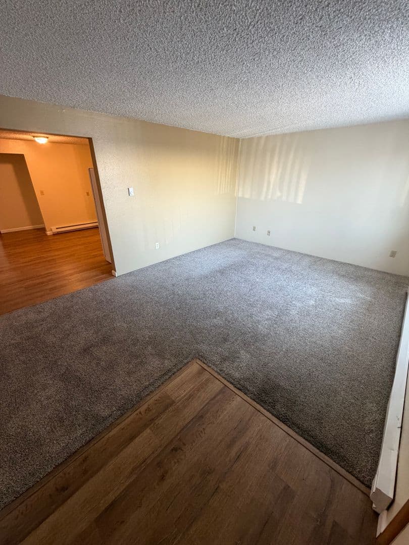 McMinnville Apartment: 1795 NW 2nd St