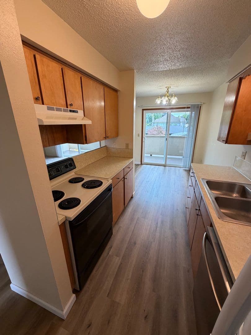 McMinnville Apartment: 700 NW 12th St