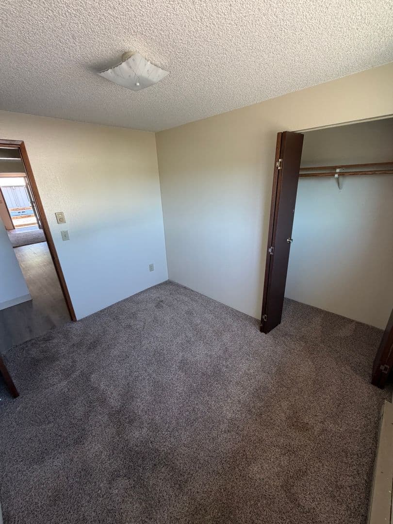 McMinnville Apartment: 1795 NW 2nd St