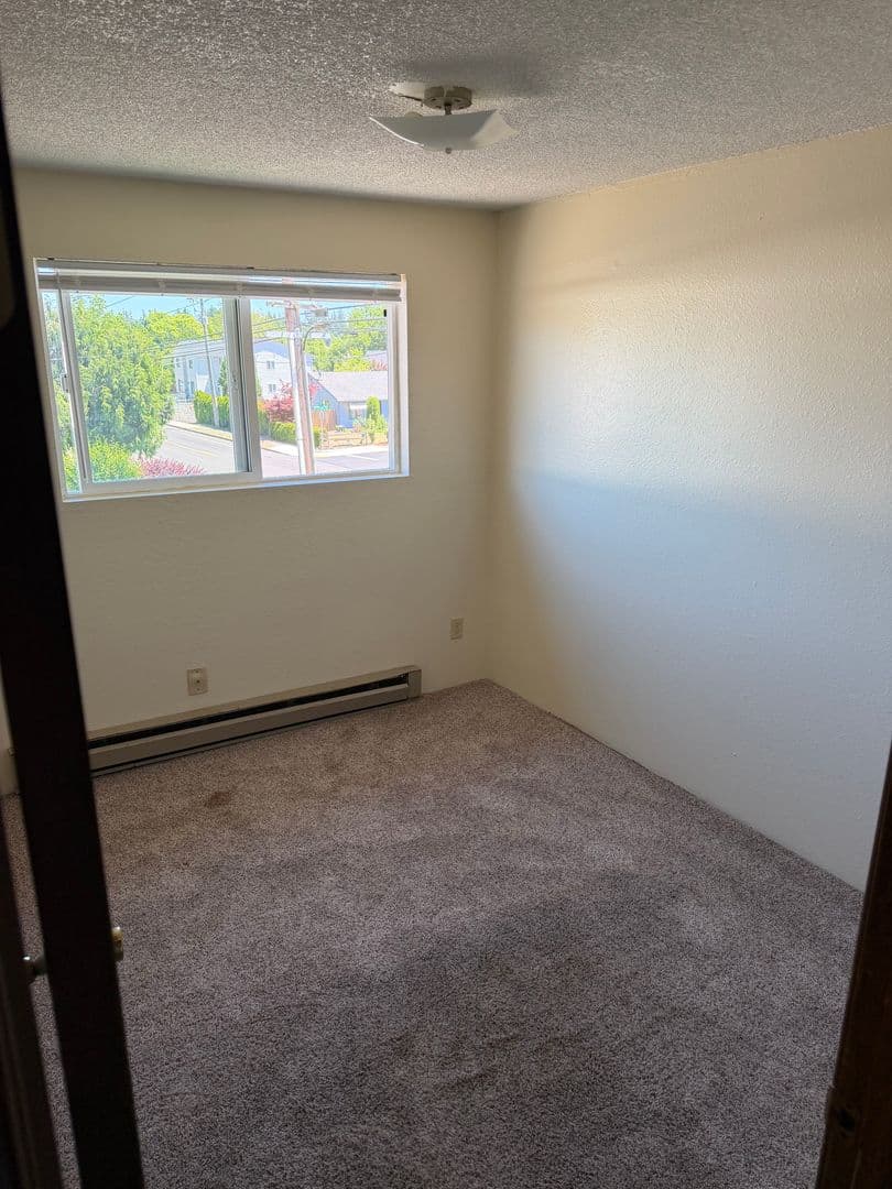 McMinnville Apartment: 1795 NW 2nd St