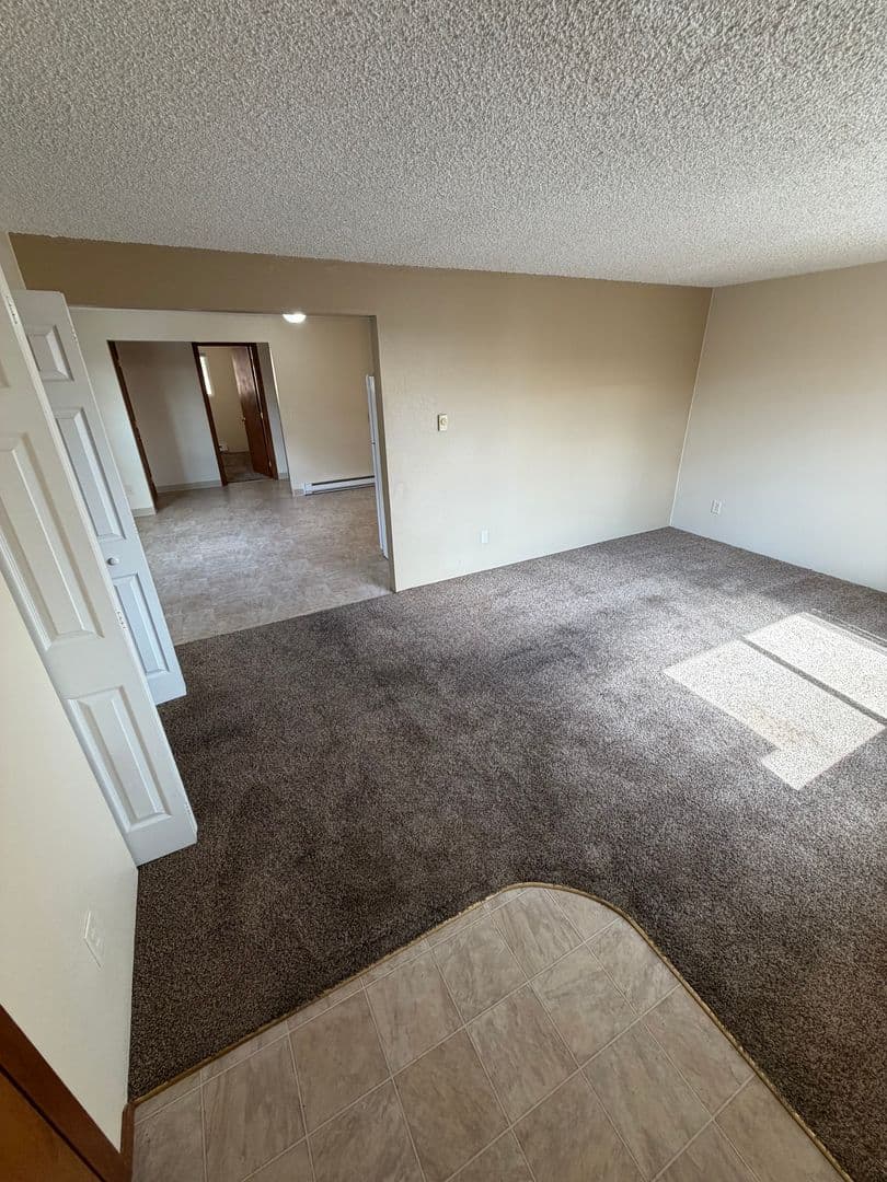 McMinnville Apartment: 1795 NW 2nd St