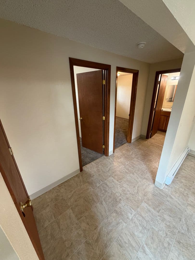 McMinnville Apartment: 1795 NW 2nd St