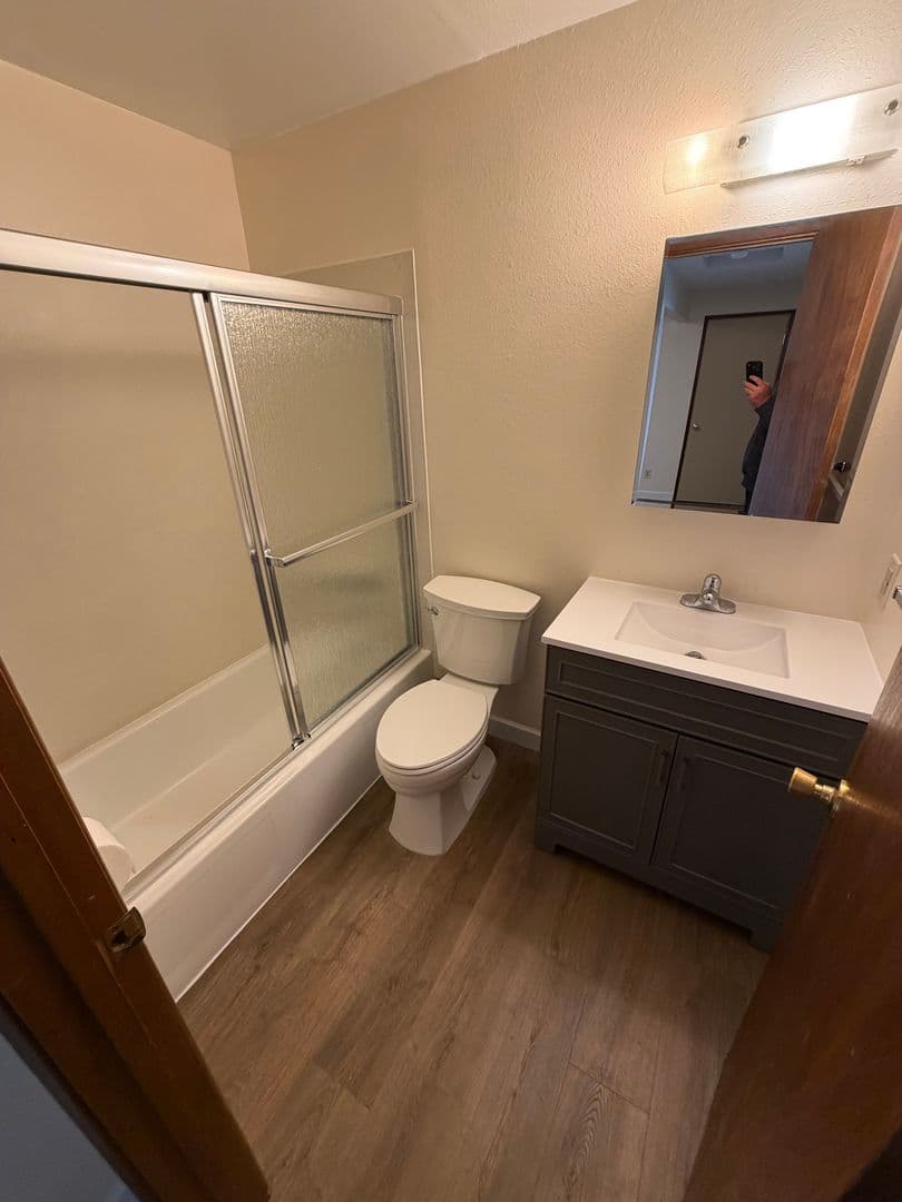 McMinnville Apartment: 1795 NW 2nd St