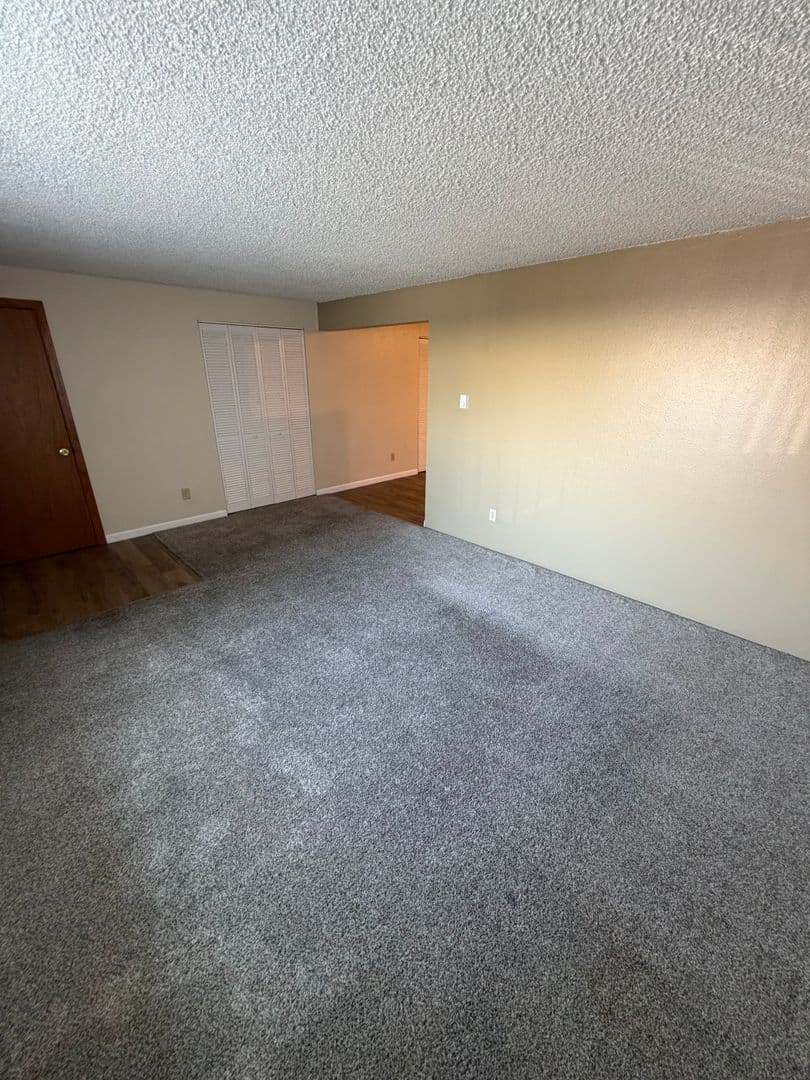 McMinnville Apartment: 1795 NW 2nd St