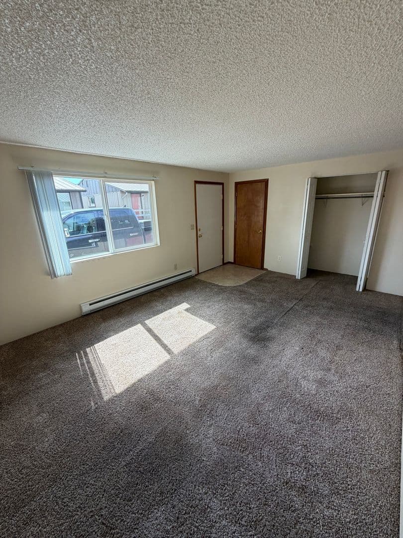 McMinnville Apartment: 1795 NW 2nd St