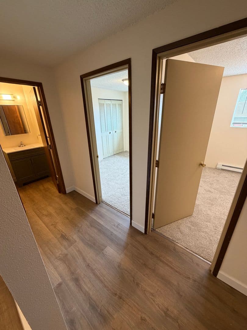McMinnville Apartment: 1795 NW 2nd St