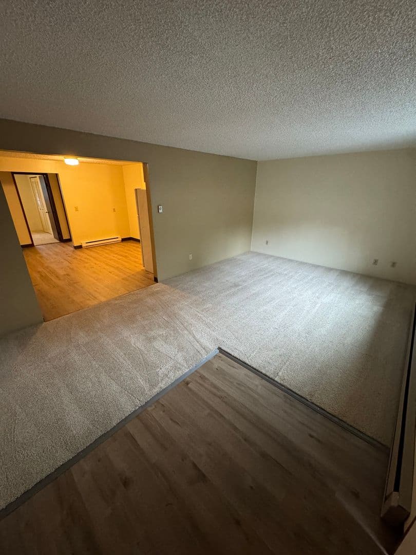 McMinnville Apartment: 1795 NW 2nd St