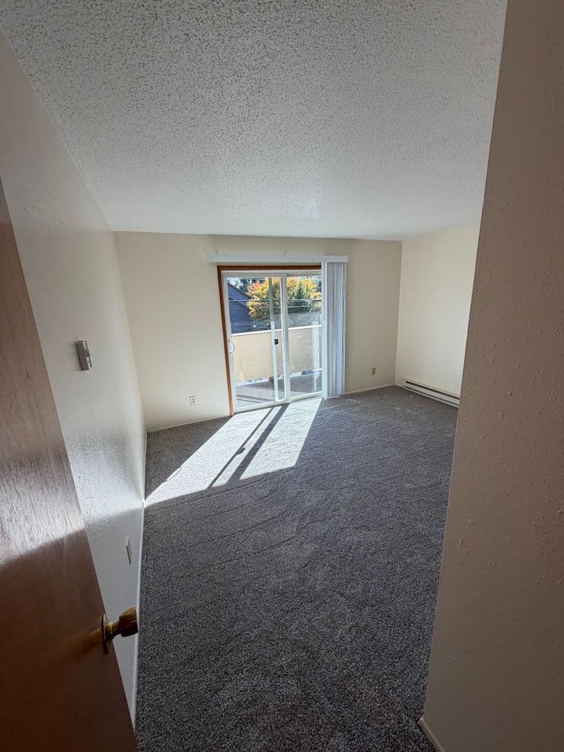 McMinnville Apartment: 700 NW 12th St