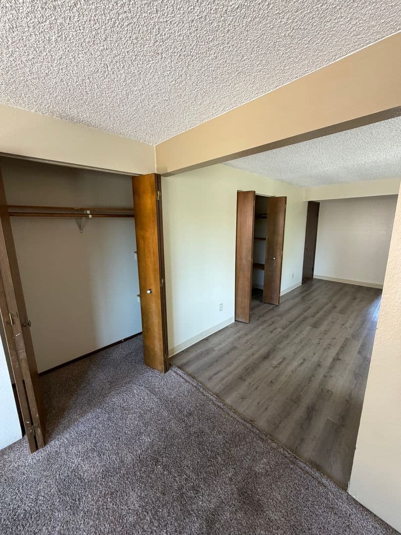 McMinnville Apartment: 1795 NW 2nd St