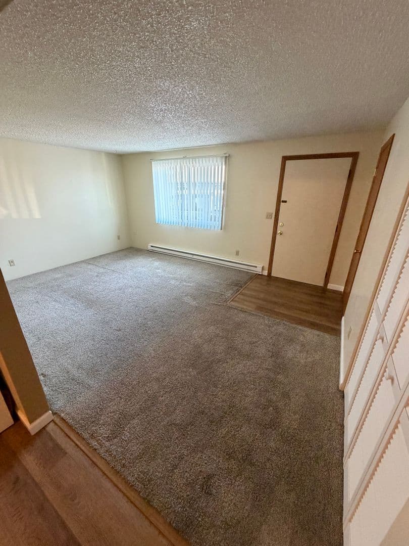 McMinnville Apartment: 1795 NW 2nd St