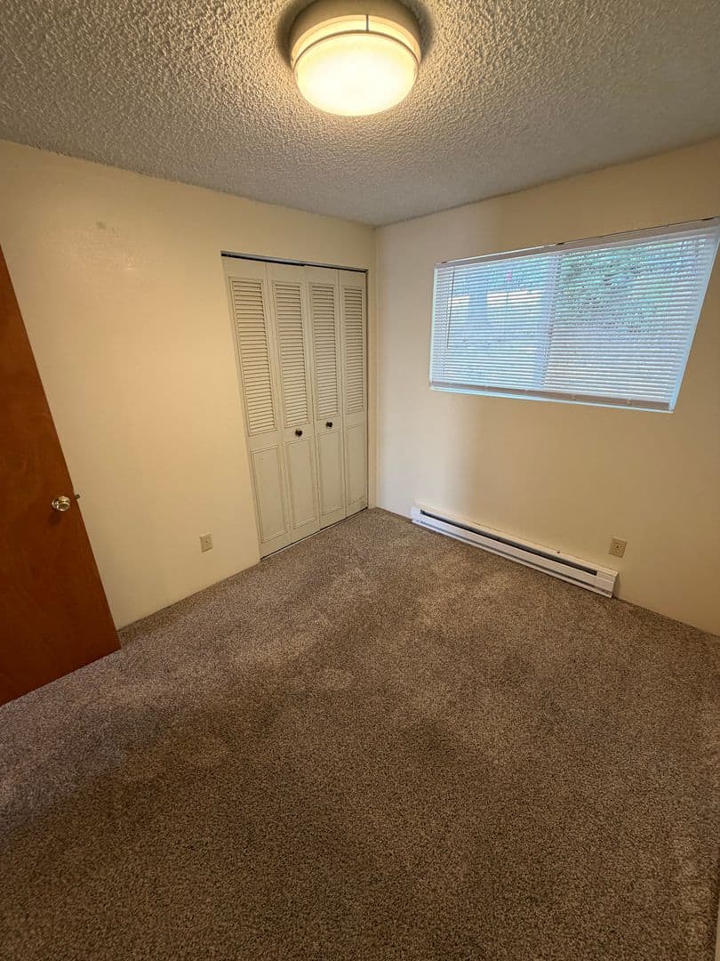 McMinnville Apartment: 1795 NW 2nd St