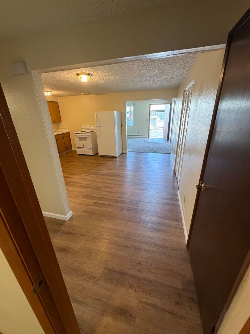 McMinnville Apartment: 1795 NW 2nd St
