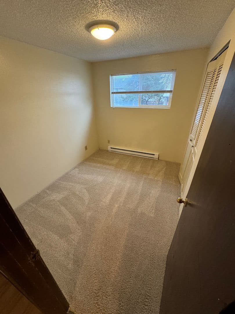 McMinnville Apartment: 1795 NW 2nd St