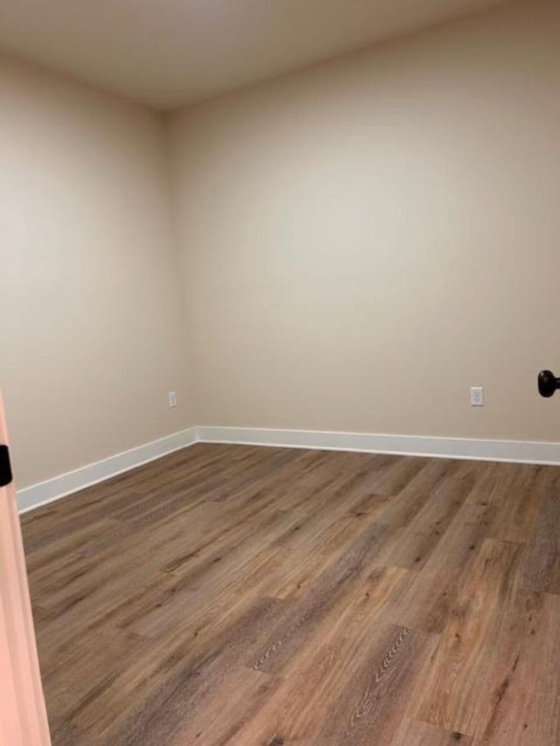 Valley Center Apartment: 503 E Harper