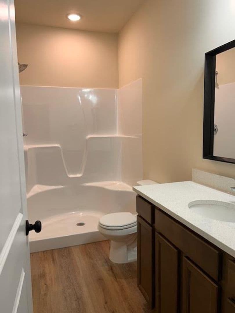 Valley Center Apartment: 503 E Harper