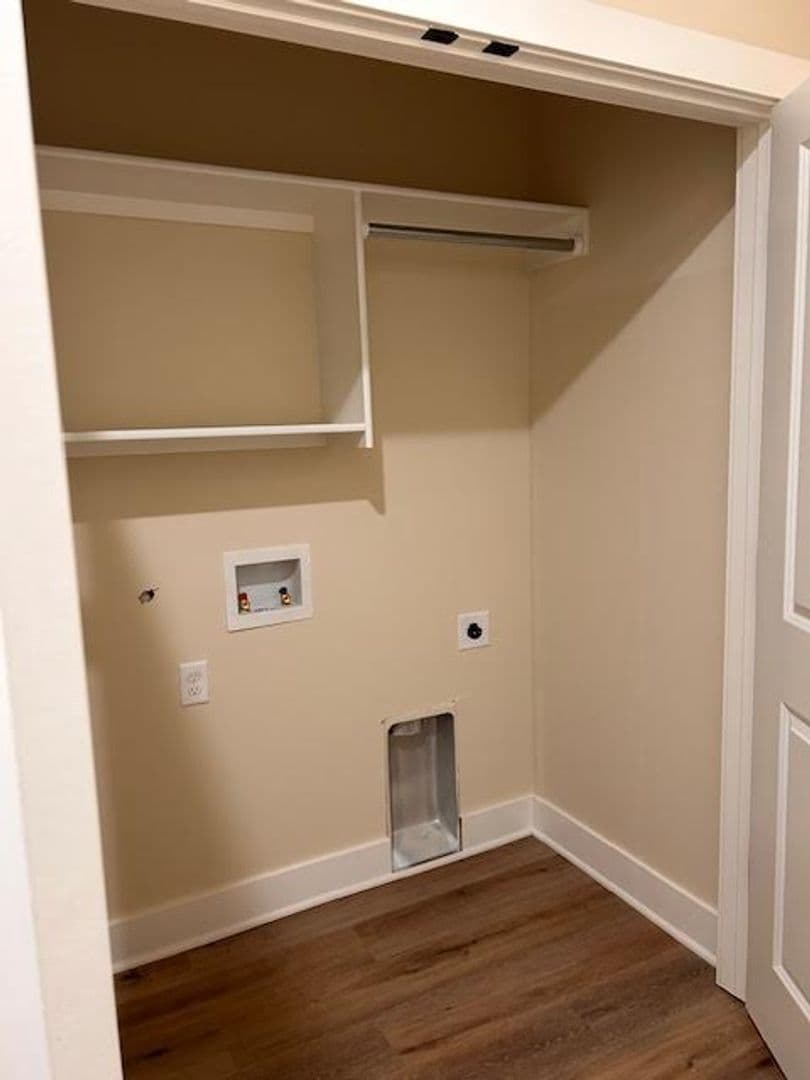 Valley Center Apartment: 503 E Harper