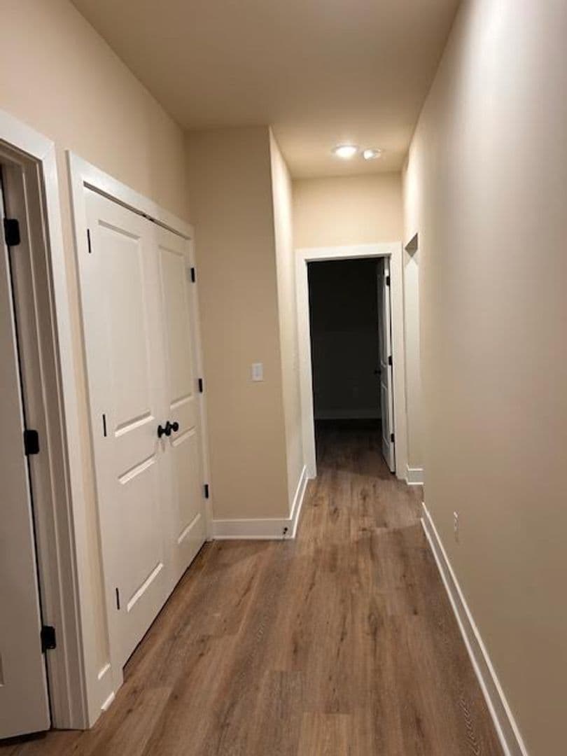 Valley Center Apartment: 503 E Harper
