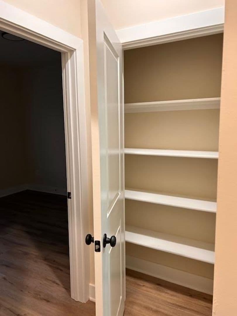 Valley Center Apartment: 503 E Harper