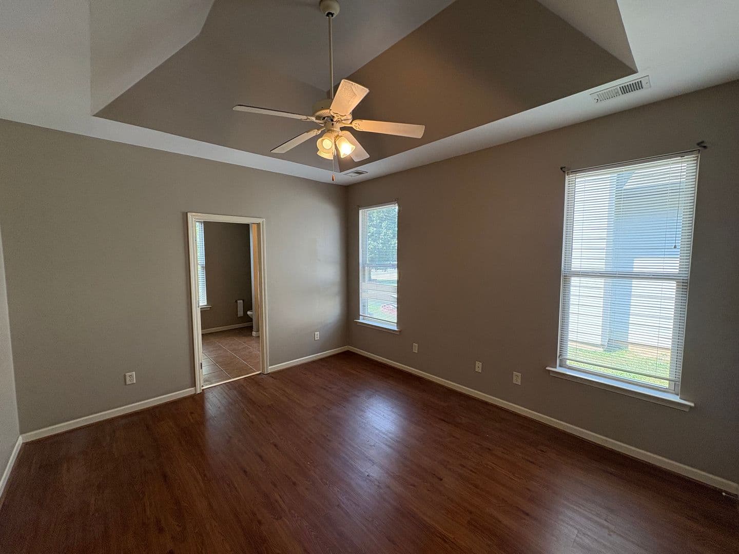 Moody House: 1044 Washington Drive