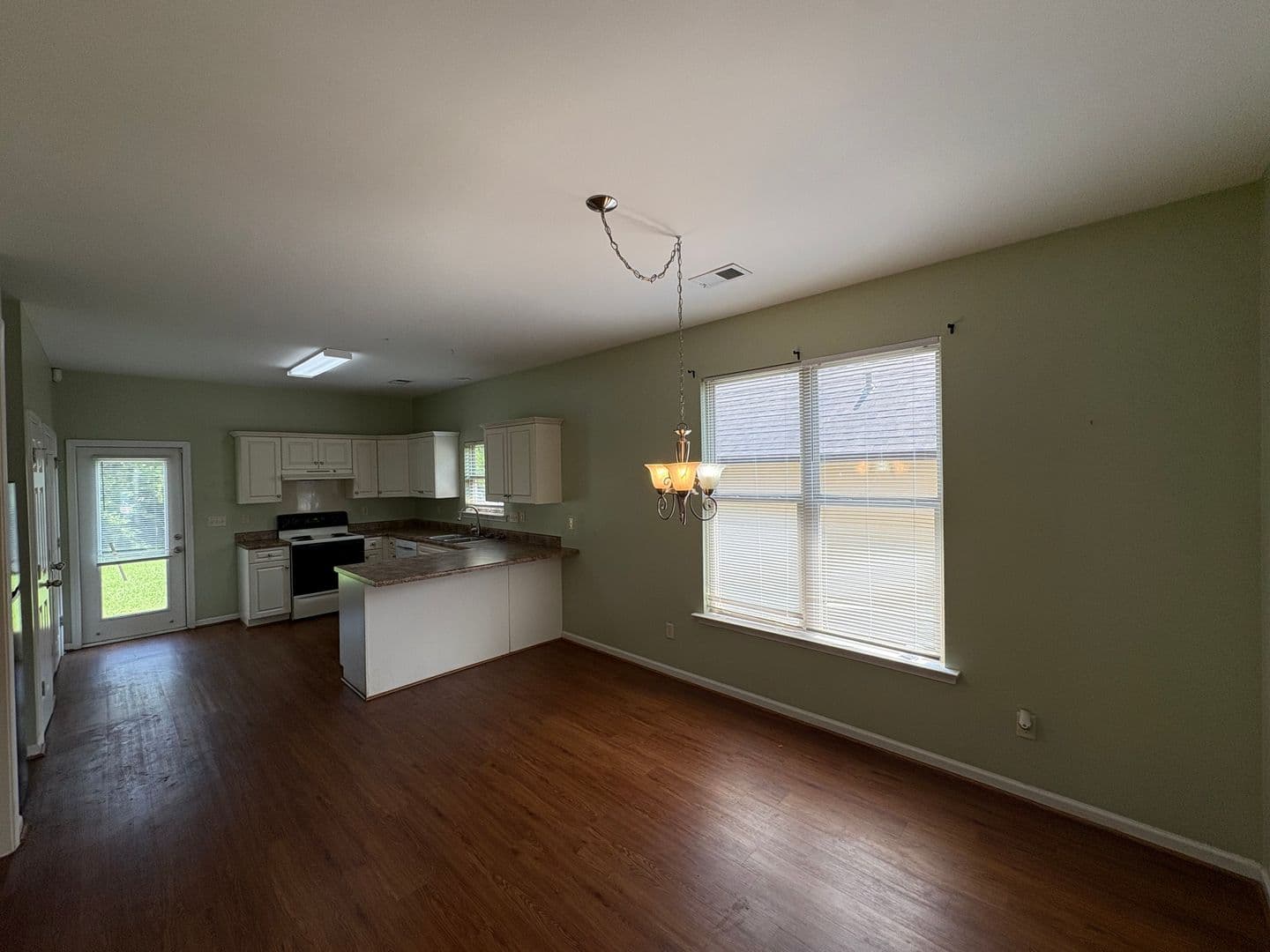Moody House: 1044 Washington Drive