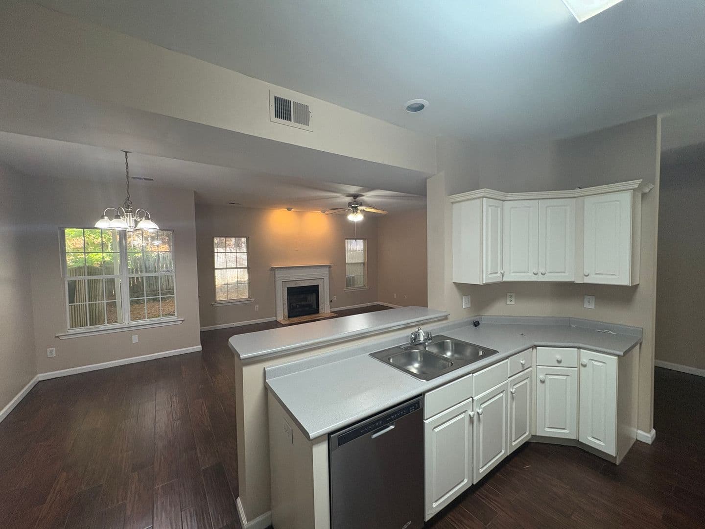 Helena House: 127 Frances Lane