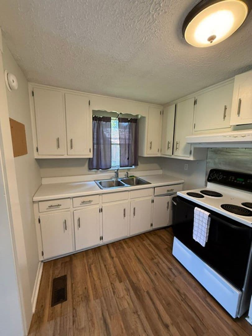 Odenville House: 30 Henderson Road