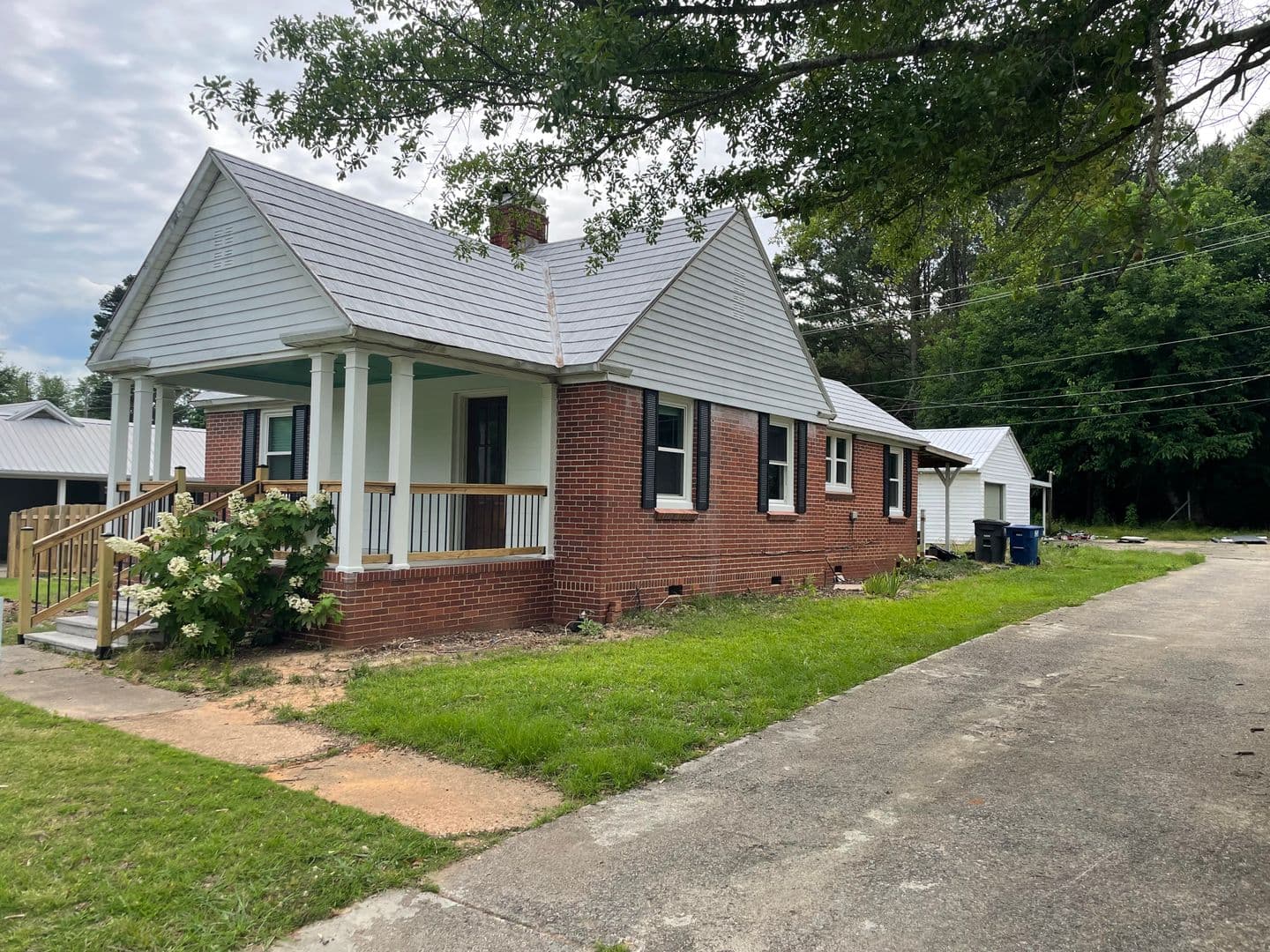 Trussville House: 408 Rockridge Ave