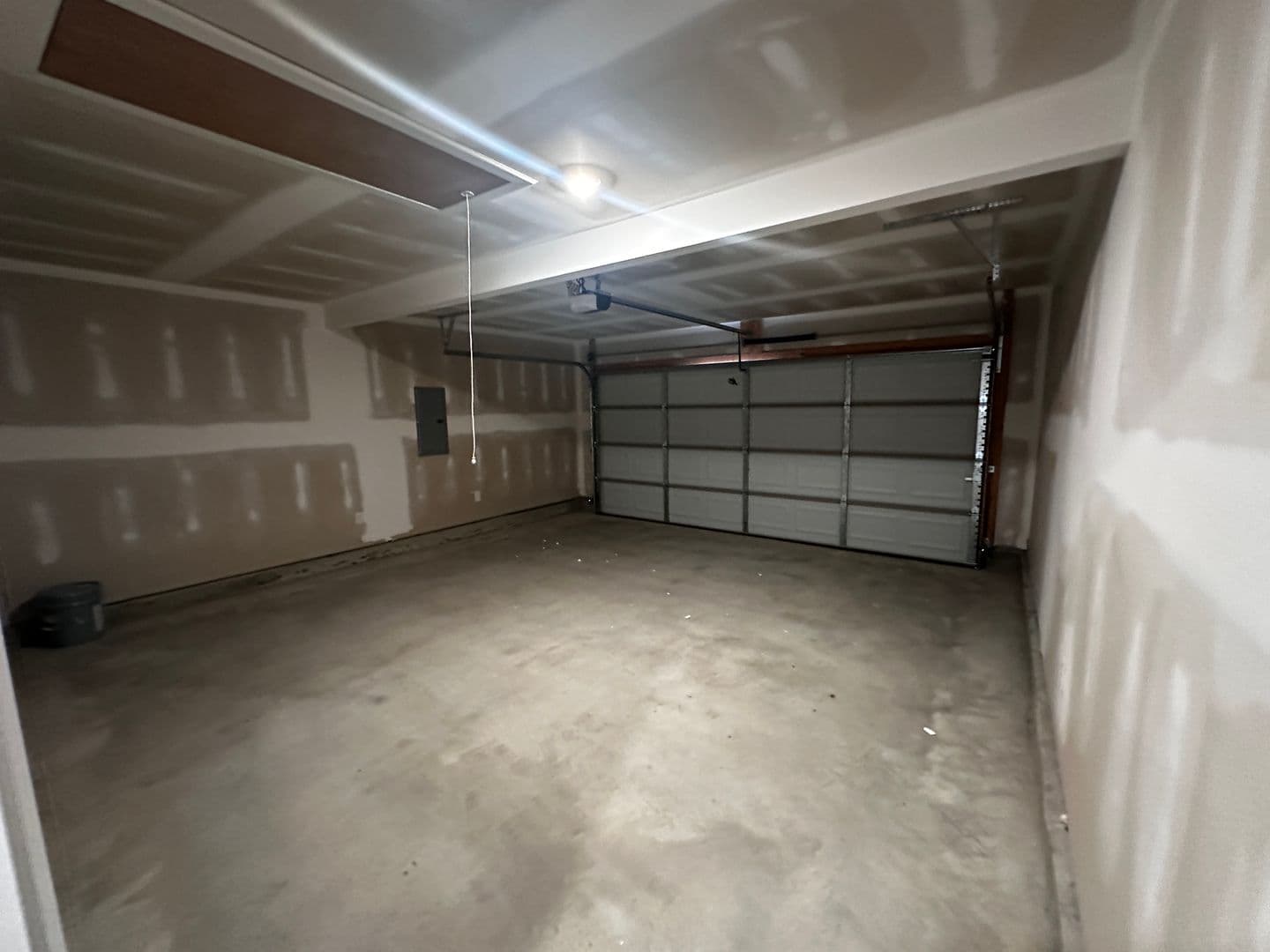 Calera House: 856 Ashford Drive