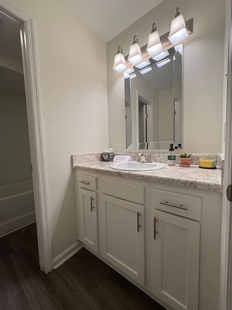 Birmingham House: 1325 31st Street South APT B
