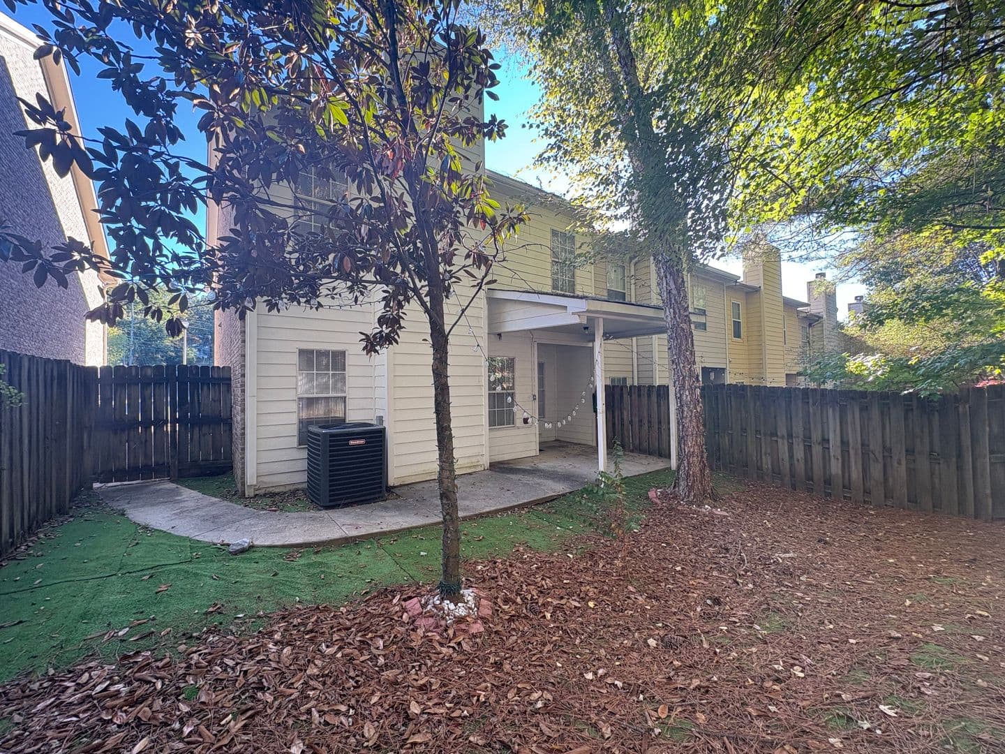 Helena House: 127 Frances Lane