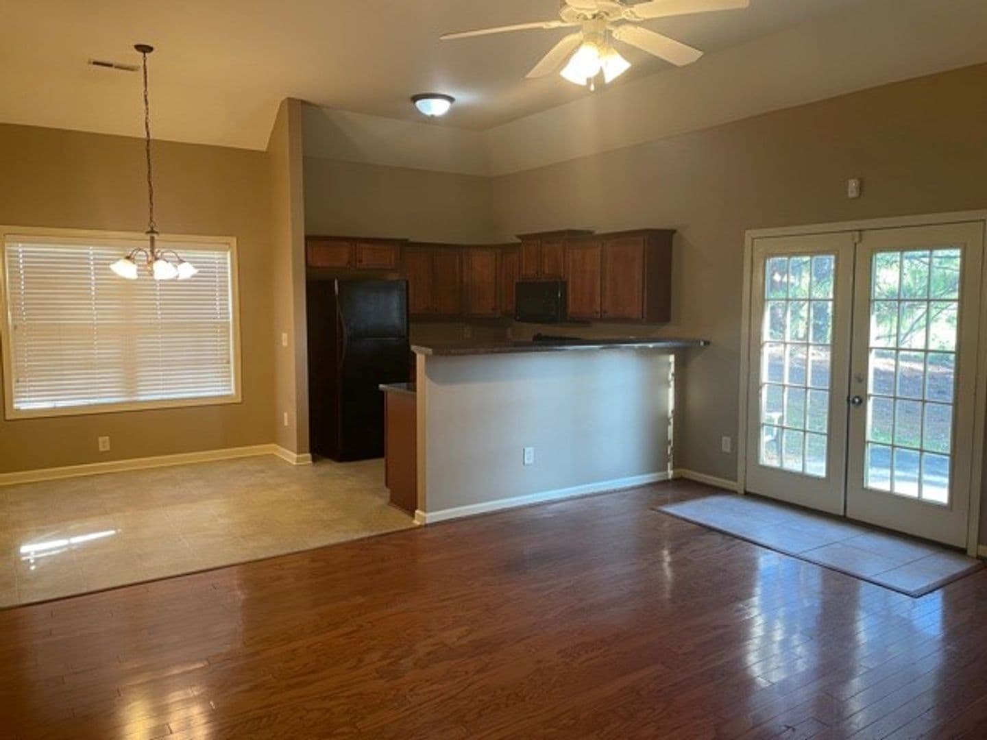 Alabaster House: 122 Sunflower Place