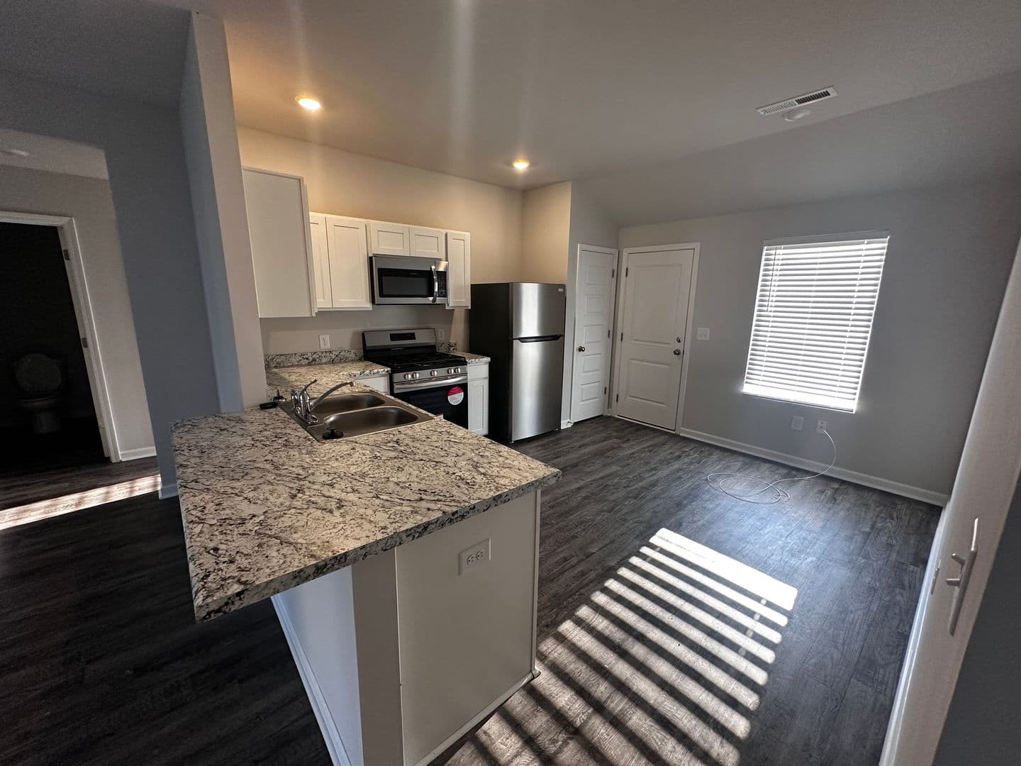 Calera House: 884 Camden Loop
