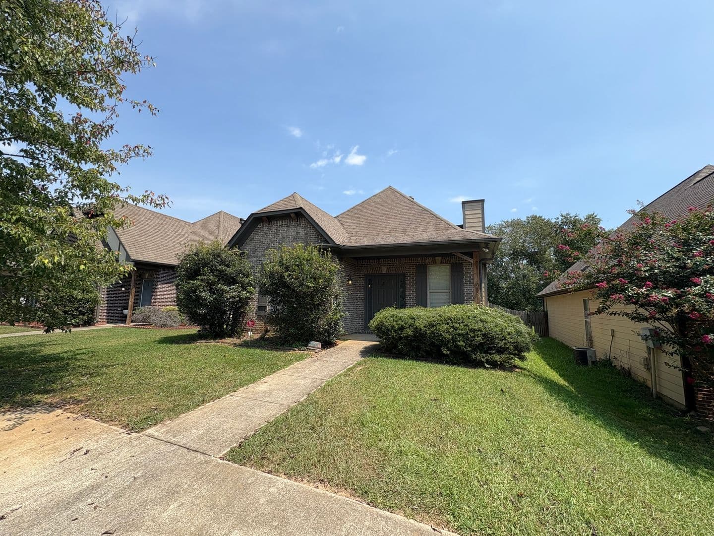 Moody House: 1044 Washington Drive