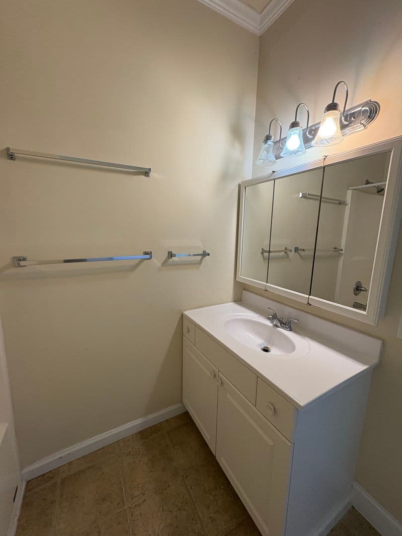 Odenville House: 145 Yvon Street