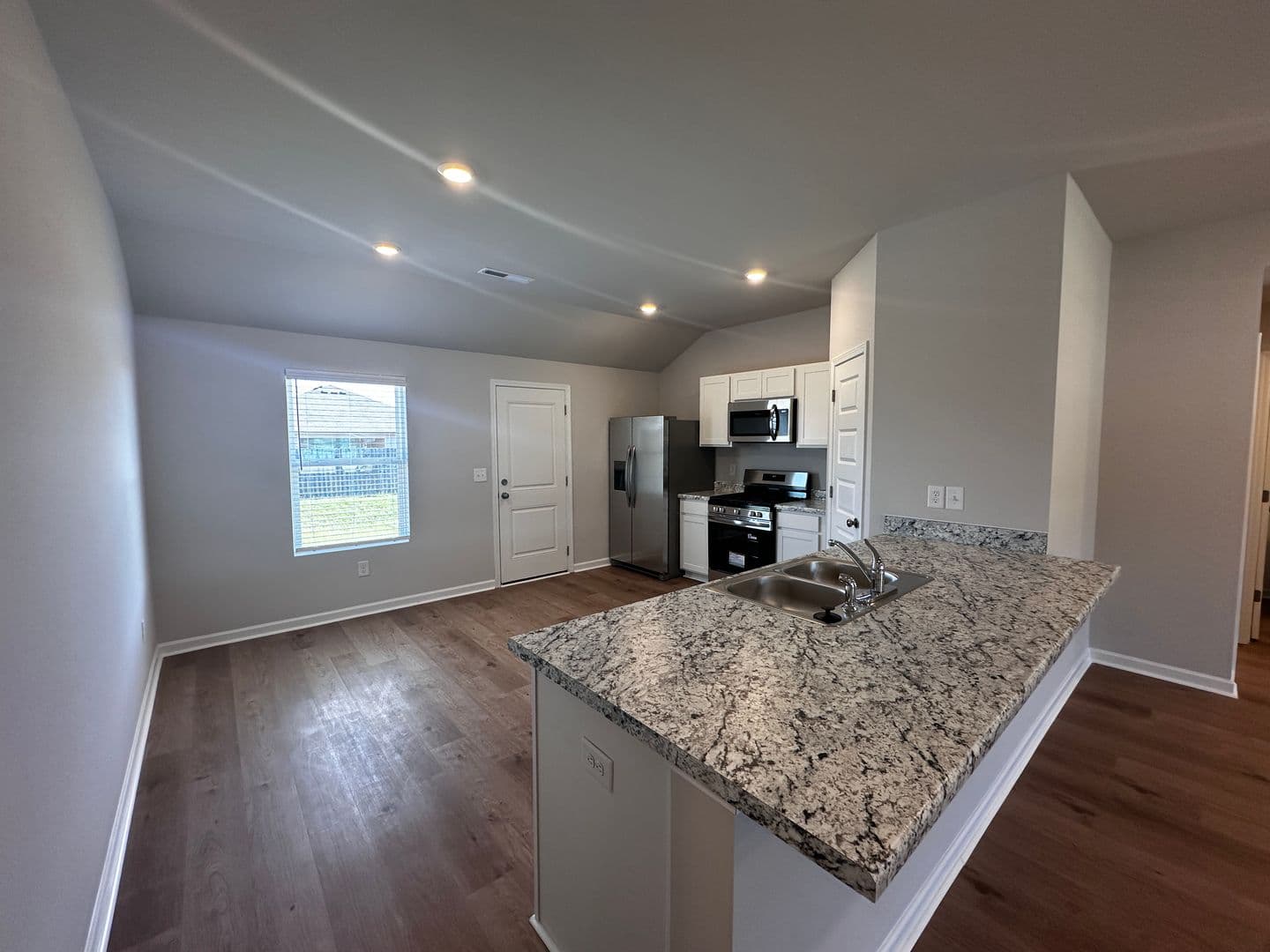 Calera House: 856 Ashford Drive