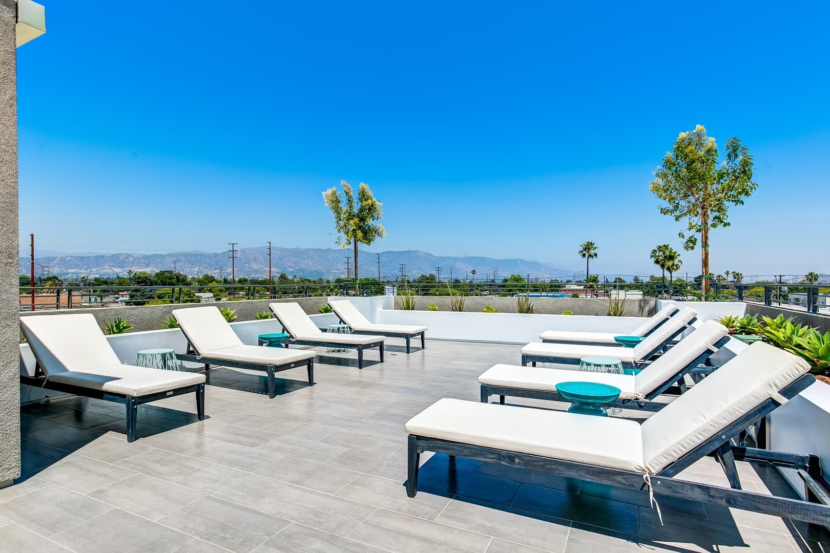 North Hollywood Apartment: 5338 Cartwright Ave.