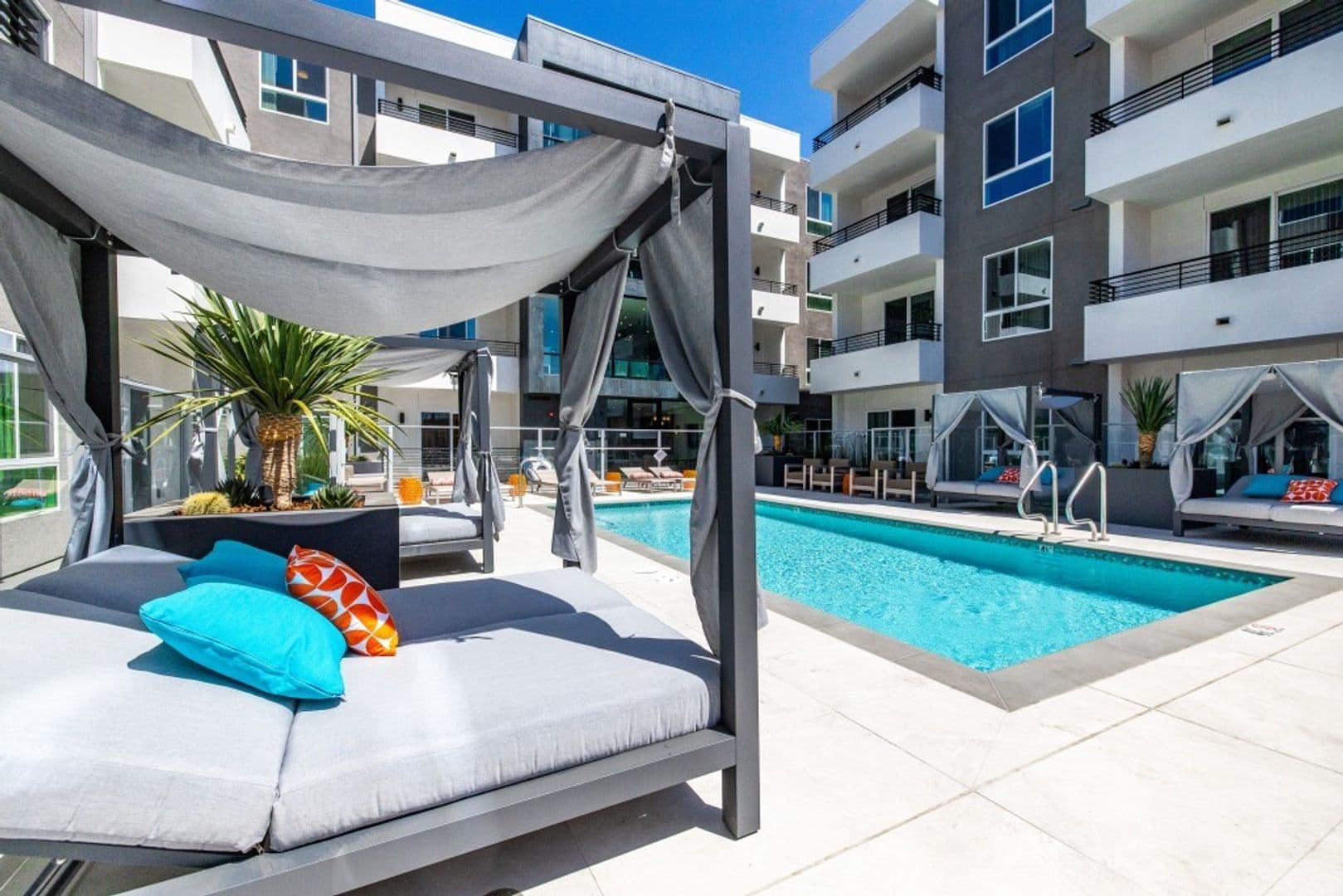 North Hollywood Apartment: 7401 Lankershim Blvd.