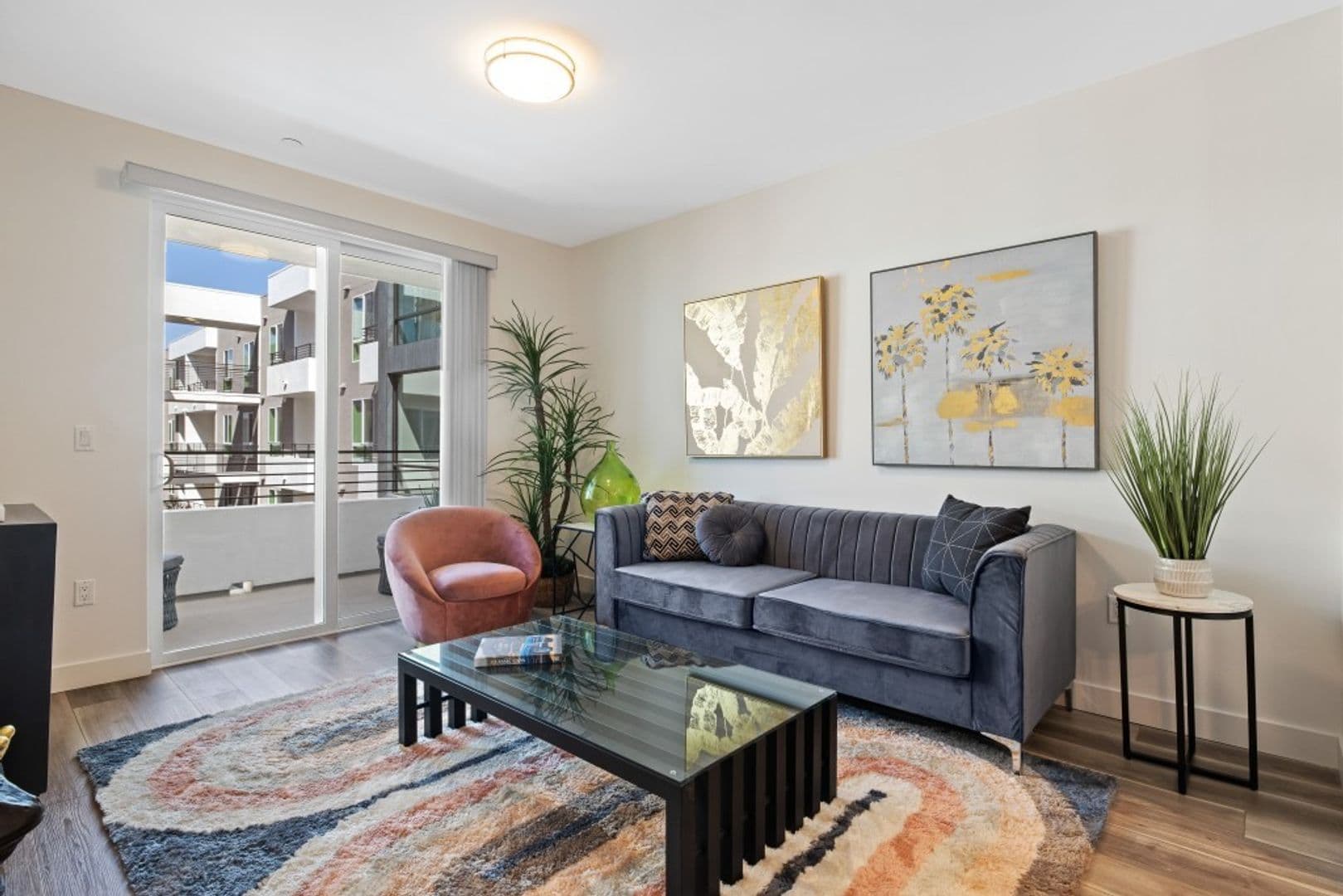 North Hollywood Apartment: 7401 Lankershim Blvd.