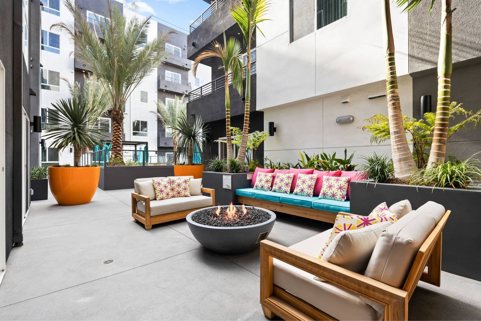 Van Nuys Apartment: 7650 Van Nuys Blvd.