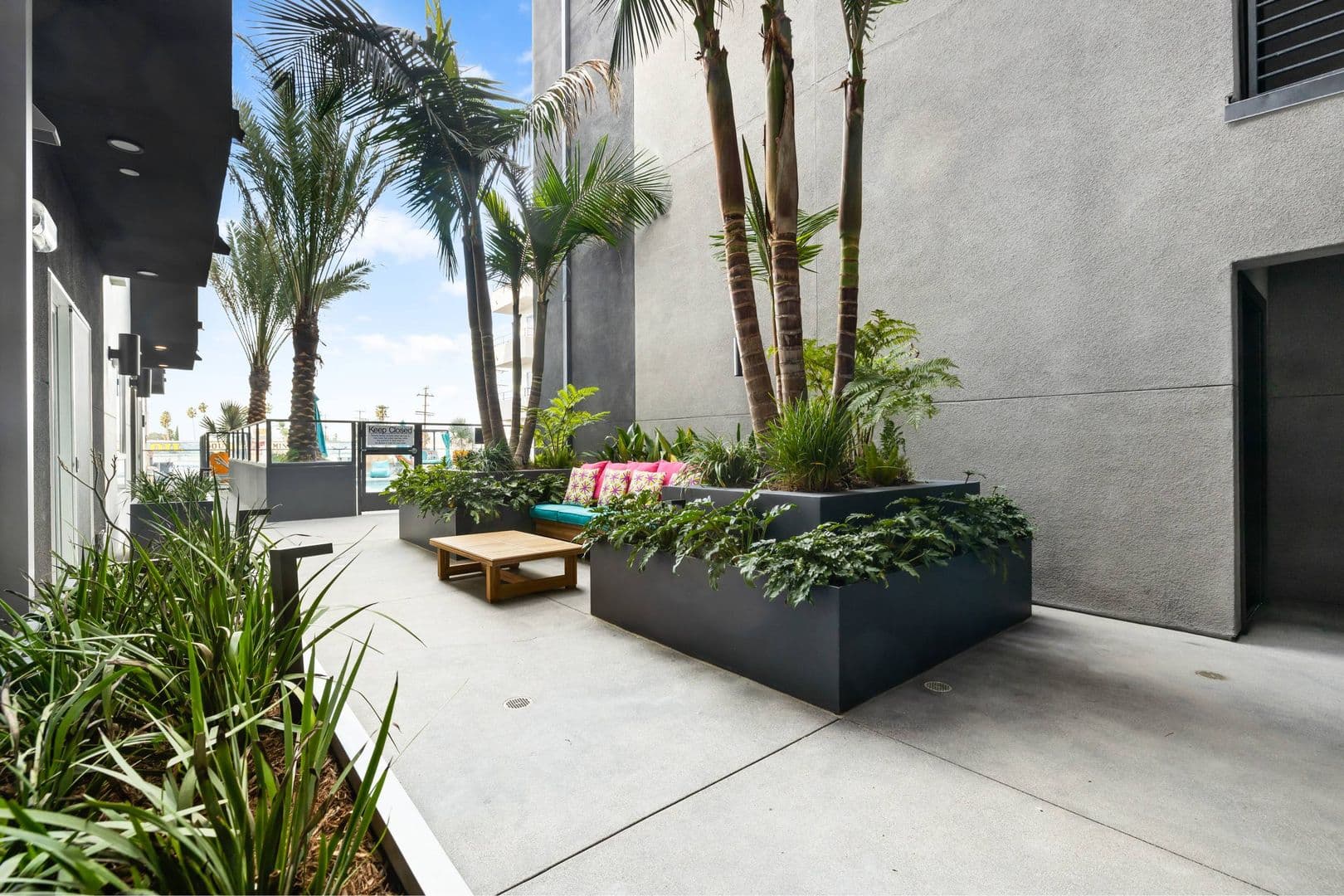 Van Nuys Apartment: 7650 Van Nuys Blvd.