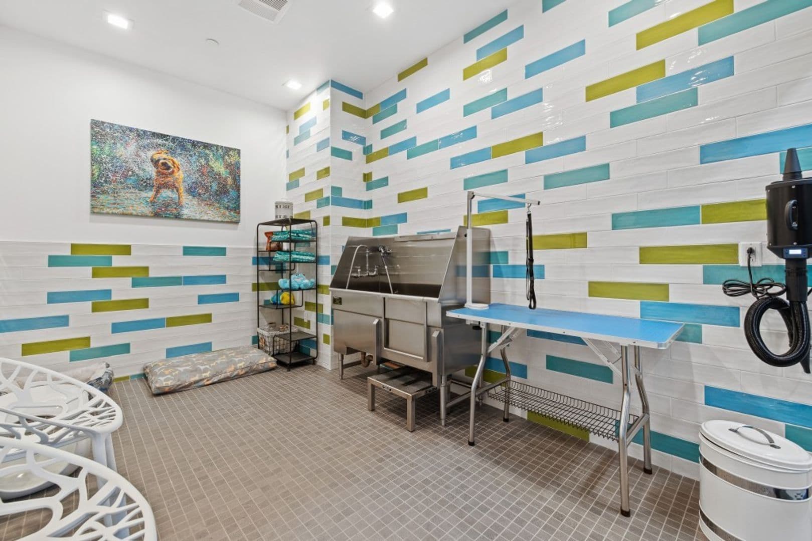 North Hollywood Apartment: 7401 Lankershim Blvd.