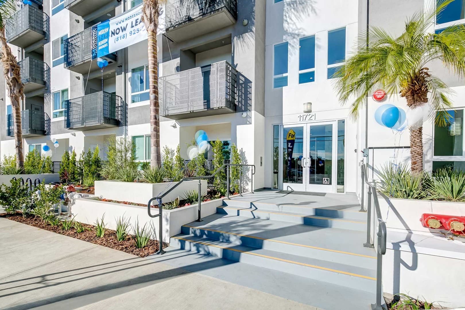 North Hollywood Apartment: 11721 Runnymede St.