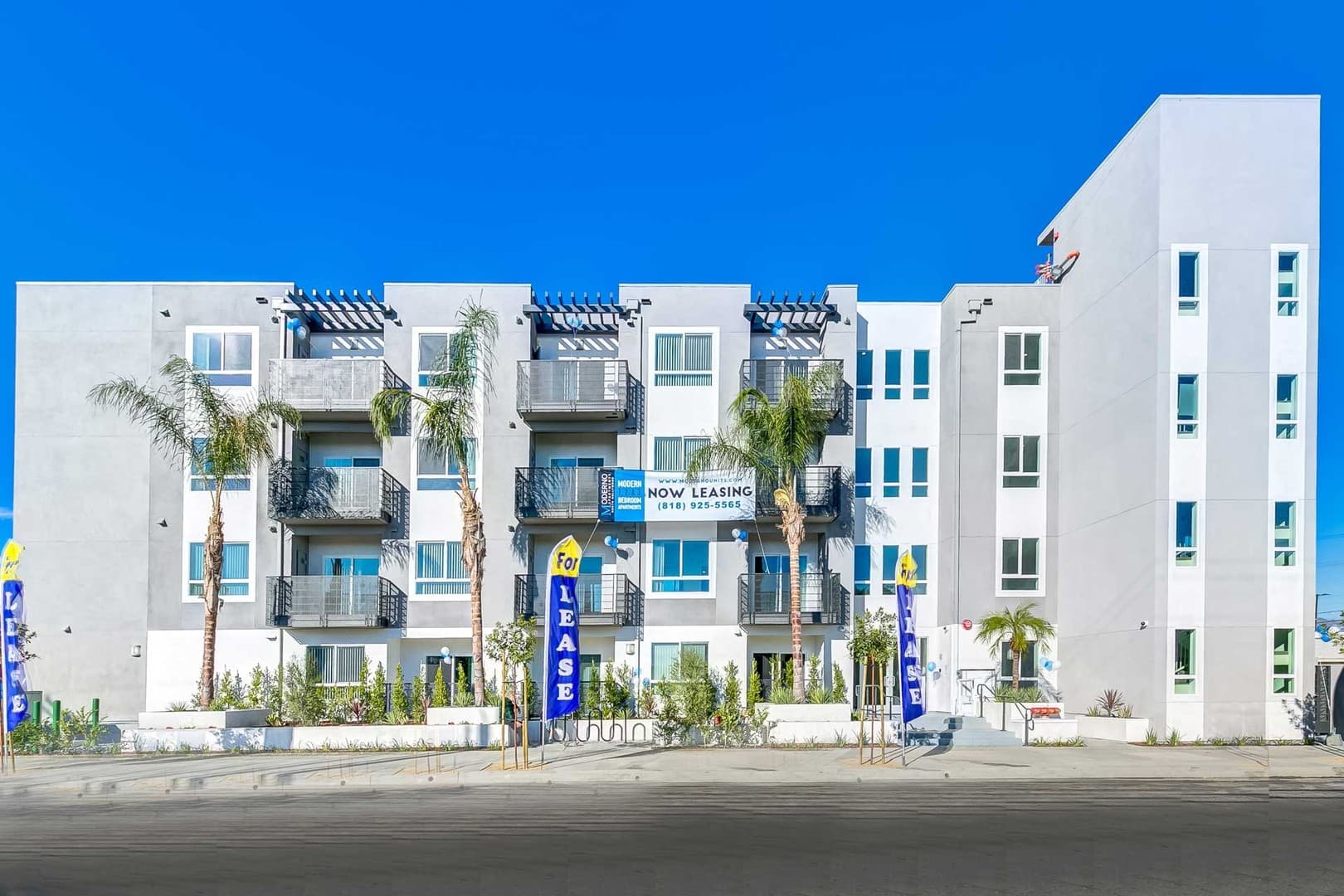 North Hollywood Apartment: 11721 Runnymede St.
