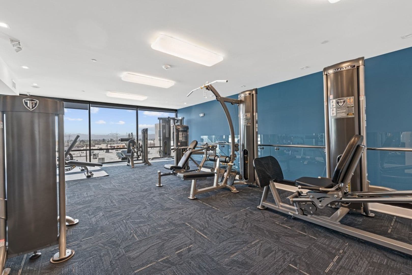 North Hollywood Apartment: 7401 Lankershim Blvd.